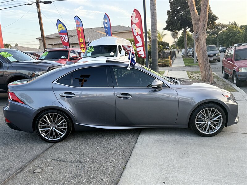 2016 Lexus IS 200t - Photo 9 - South Gate, CA 90280