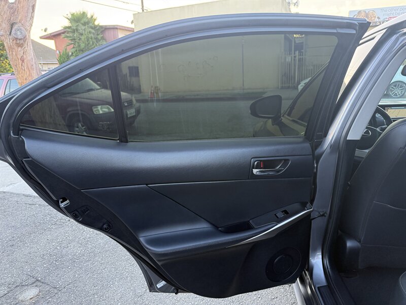 2016 Lexus IS 200t - Photo 26 - South Gate, CA 90280