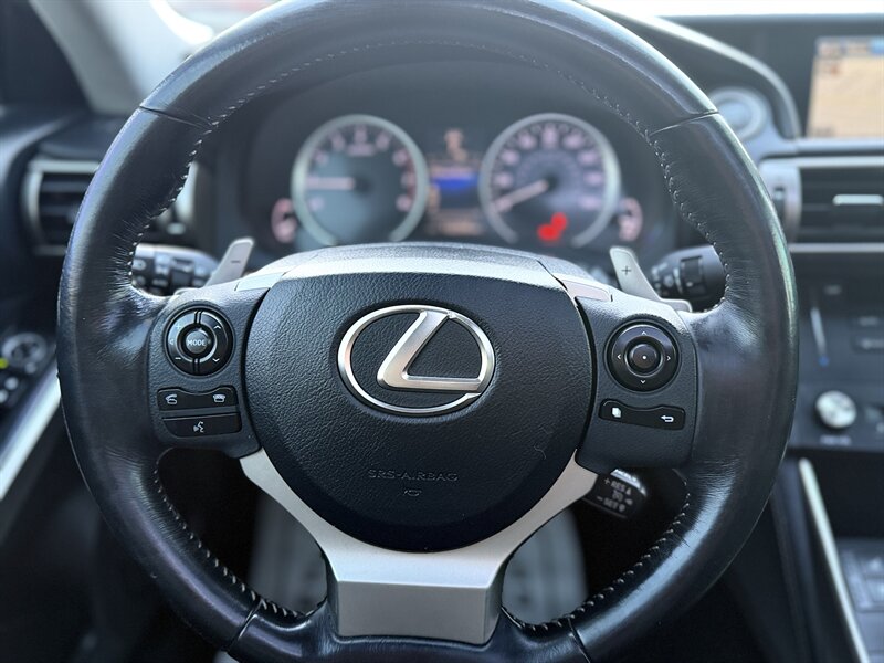2016 Lexus IS 200t - Photo 20 - South Gate, CA 90280