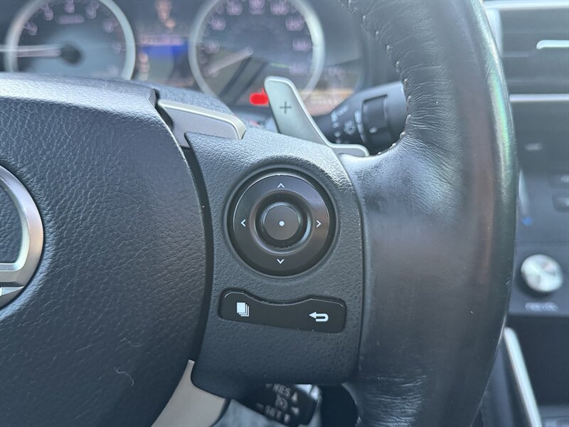 2016 Lexus IS 200t - Photo 22 - South Gate, CA 90280