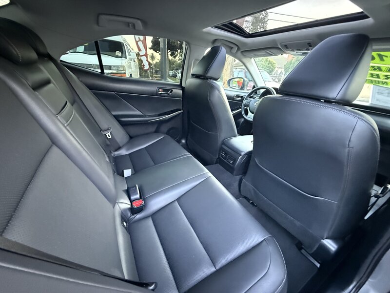 2016 Lexus IS 200t - Photo 31 - South Gate, CA 90280