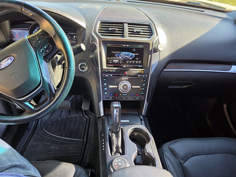 2016 Ford Explorer Limited - Photo 9 - Oregon City, OR 97045