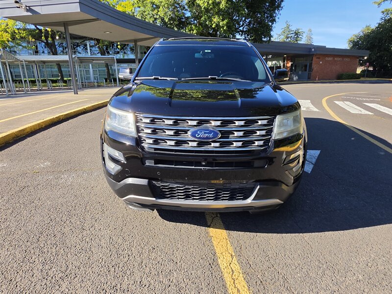 2016 Ford Explorer Limited - Photo 3 - Oregon City, OR 97045