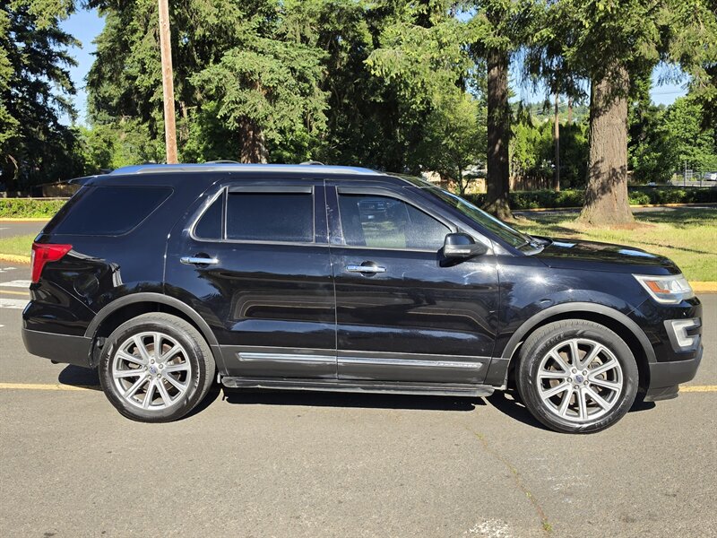 2016 Ford Explorer Limited   - Photo 1 - Oregon City, OR 97045