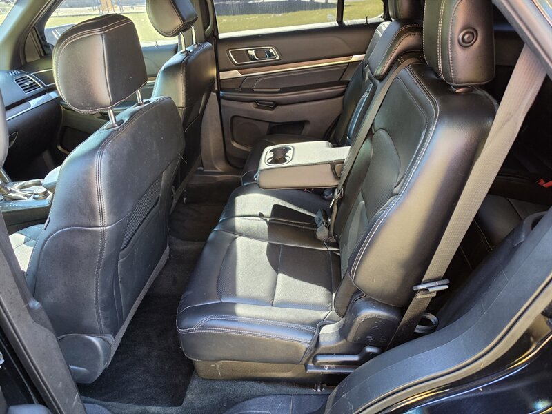 2016 Ford Explorer Limited - Photo 12 - Oregon City, OR 97045