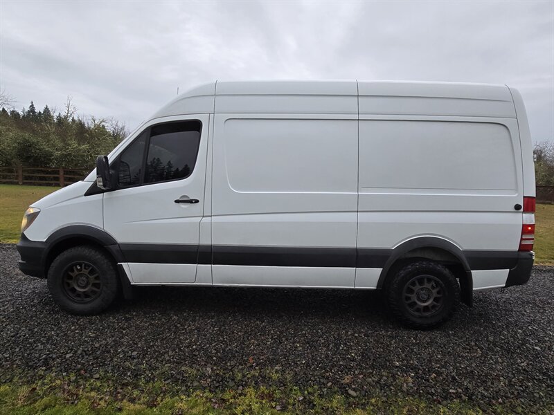 2017 Mercedes-Benz Sprinter Worker 2500   - Photo 1 - Oregon City, OR 97045