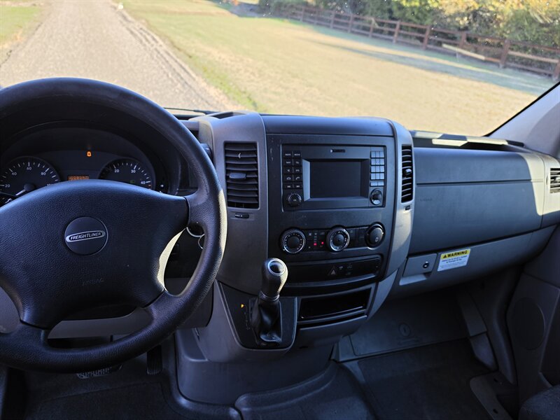 2017 Freightliner Sprinter 2500 - Photo 11 - Oregon City, OR 97045