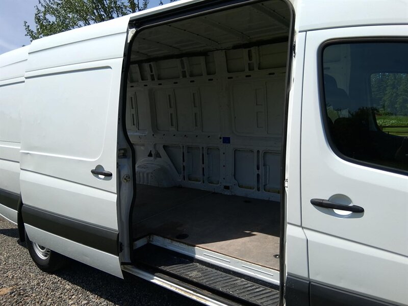 2018 Mercedes-Benz Sprinter Worker 2500 - Photo 13 - Oregon City, OR 97045
