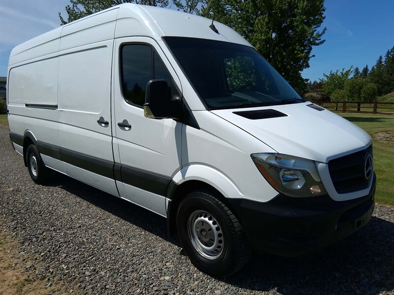 2018 Mercedes-Benz Sprinter Worker 2500 - Photo 4 - Oregon City, OR 97045