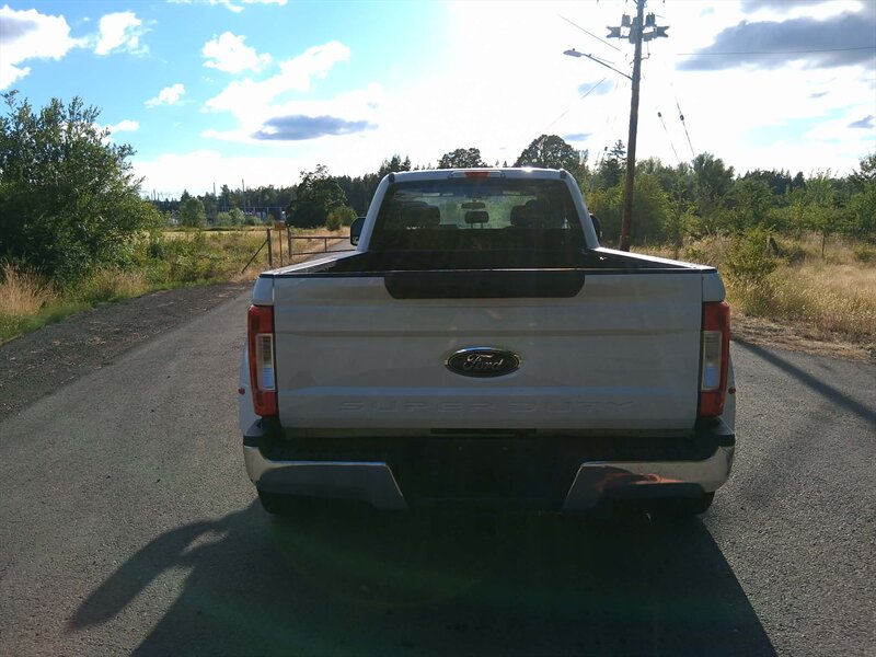 2018 Ford F-350 Super Duty XL - Photo 4 - Oregon City, OR 97045