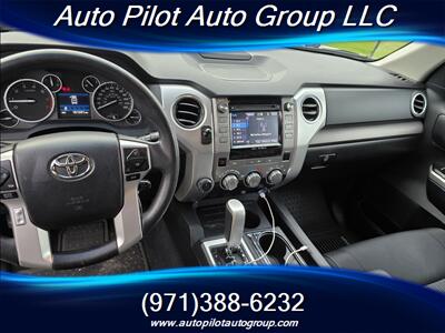 2014 Toyota Tundra SR5 - Photo 13 - Oregon City, OR 97045