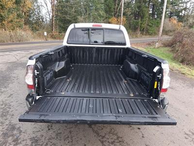 2011 Toyota Tacoma - Photo 17 - Oregon City, OR 97045