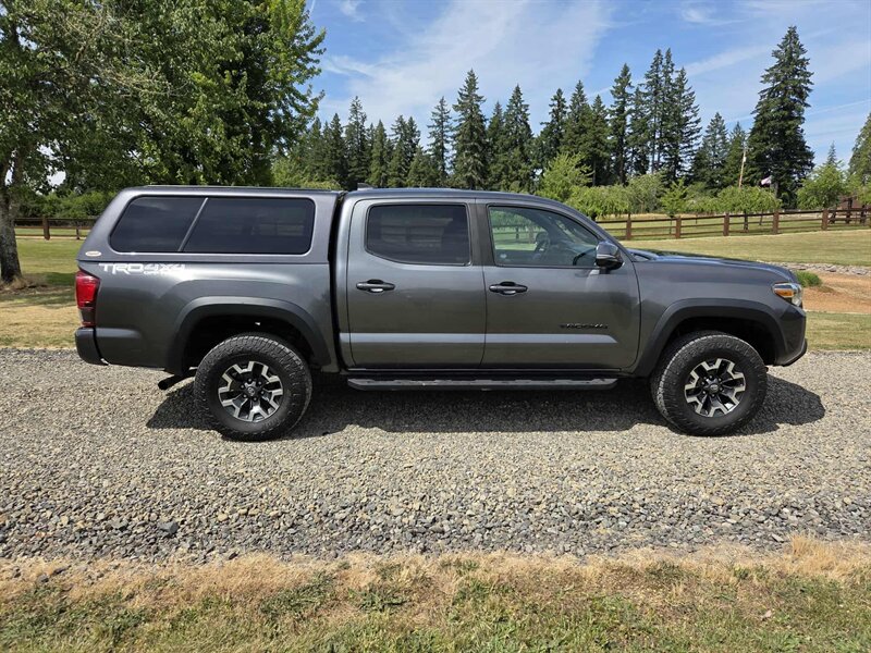 2016 Toyota Tacoma SR V6  