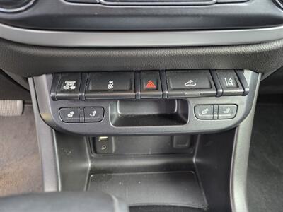 2017 Chevrolet Colorado LT   - Photo 16 - Oregon City, OR 97045