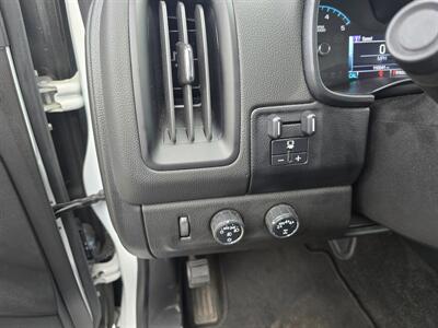 2017 Chevrolet Colorado LT   - Photo 17 - Oregon City, OR 97045