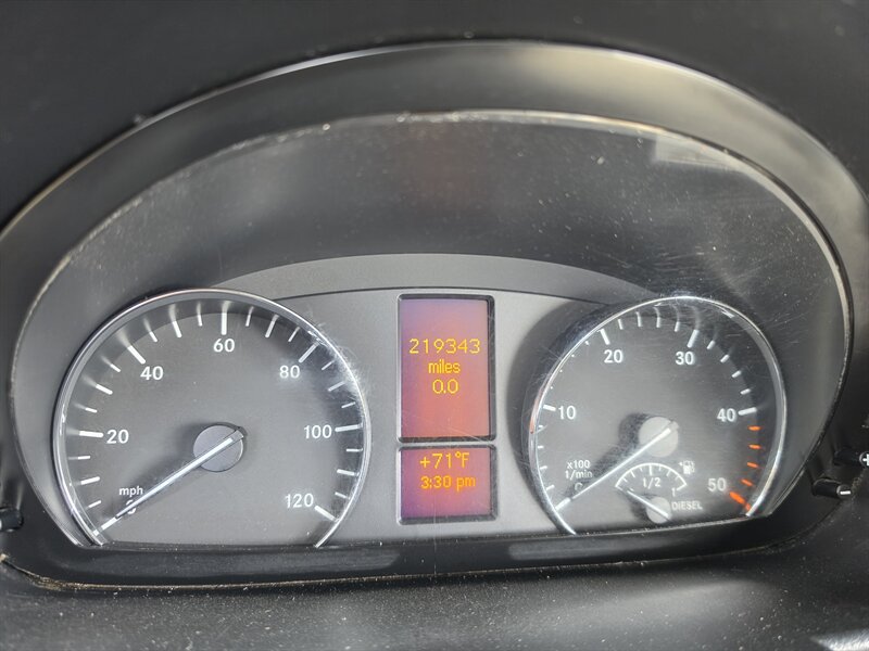 2016 Mercedes-Benz Sprinter 2500 - Photo 13 - Oregon City, OR 97045