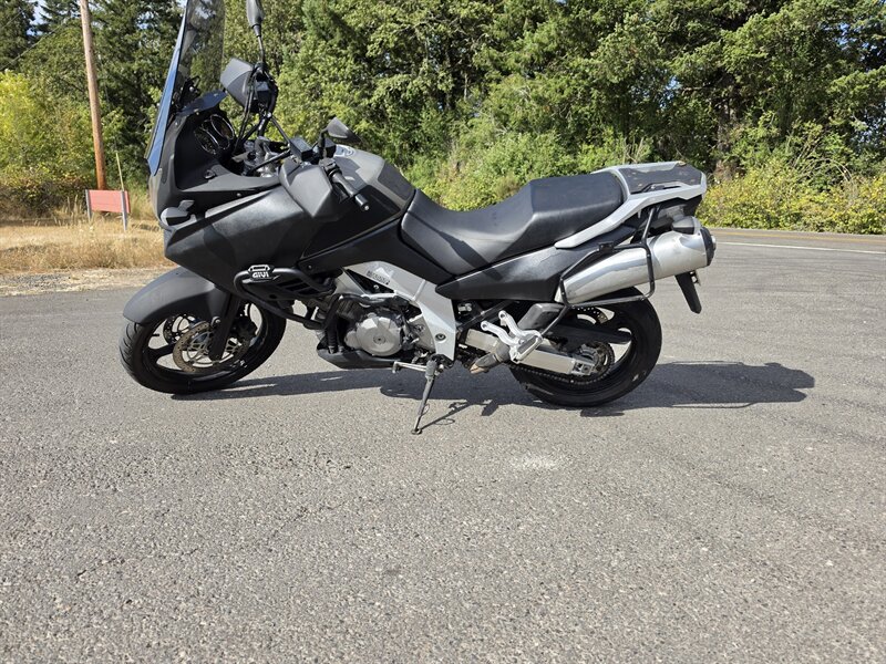 2004 Suzuki V-Strom 1000   - Photo 1 - Oregon City, OR 97045