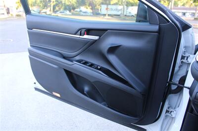 2018 Toyota Camry XSE   - Photo 10 - Roseville, CA 95678