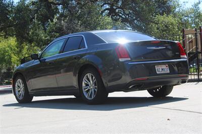 2019 Chrysler 300 Touring - Photo 7 - Roseville, CA 95678