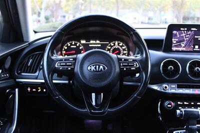 2018 Kia Stinger Premium   - Photo 13 - Roseville, CA 95678