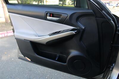 2016 Lexus IS 200t   - Photo 11 - Roseville, CA 95678