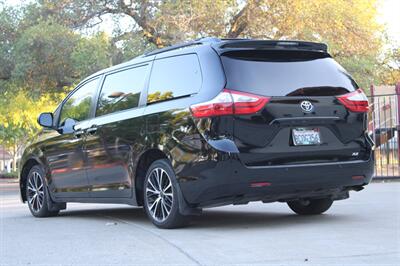2017 Toyota Sienna XLE Premium 8-Passenger   - Photo 7 - Roseville, CA 95678