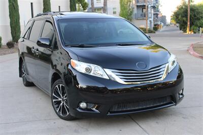 2017 Toyota Sienna XLE Premium 8-Passenger   - Photo 4 - Roseville, CA 95678