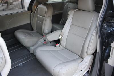 2017 Toyota Sienna XLE Premium 8-Passenger   - Photo 11 - Roseville, CA 95678