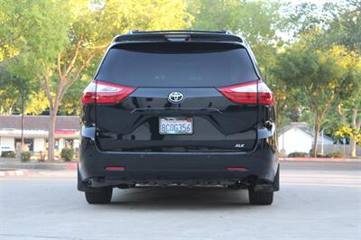 2017 Toyota Sienna XLE Premium 8-Passenger   - Photo 6 - Roseville, CA 95678