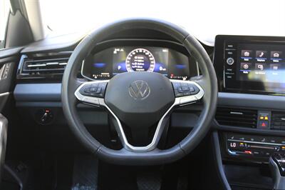 2025 Volkswagen Jetta SE - Photo 13 - Roseville, CA 95678
