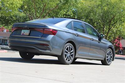 2025 Volkswagen Jetta SE - Photo 5 - Roseville, CA 95678