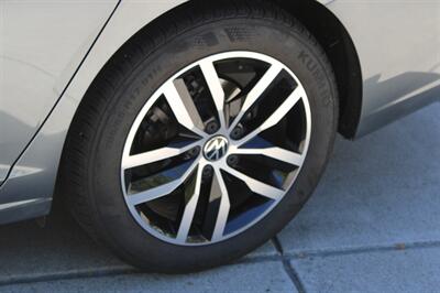2025 Volkswagen Jetta SE - Photo 8 - Roseville, CA 95678