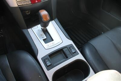 2014 Subaru Outback 3.6R Limited   - Photo 16 - Roseville, CA 95678