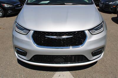 2024 Chrysler Pacifica Touring L   - Photo 26 - Roseville, CA 95678