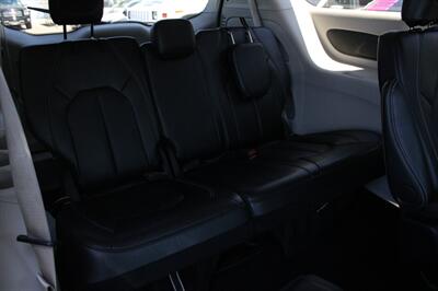 2024 Chrysler Pacifica Touring L   - Photo 25 - Roseville, CA 95678