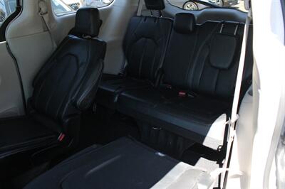 2024 Chrysler Pacifica Touring L   - Photo 21 - Roseville, CA 95678