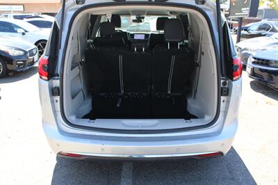 2024 Chrysler Pacifica Touring L   - Photo 22 - Roseville, CA 95678