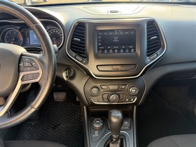 2019 Jeep Cherokee Sport   - Photo 12 - Edmonton, AB T5S 1P8