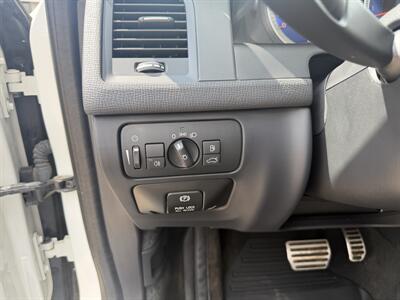2012 Volvo XC60 T6 R-Design Platinum  ONE OWNER - Photo 15 - Edmonton, AB T5S 1P8