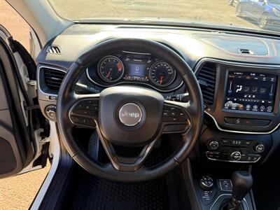2019 Jeep Cherokee Trailhawk  ONE OWNER - Photo 16 - Edmonton, AB T5S 1P8