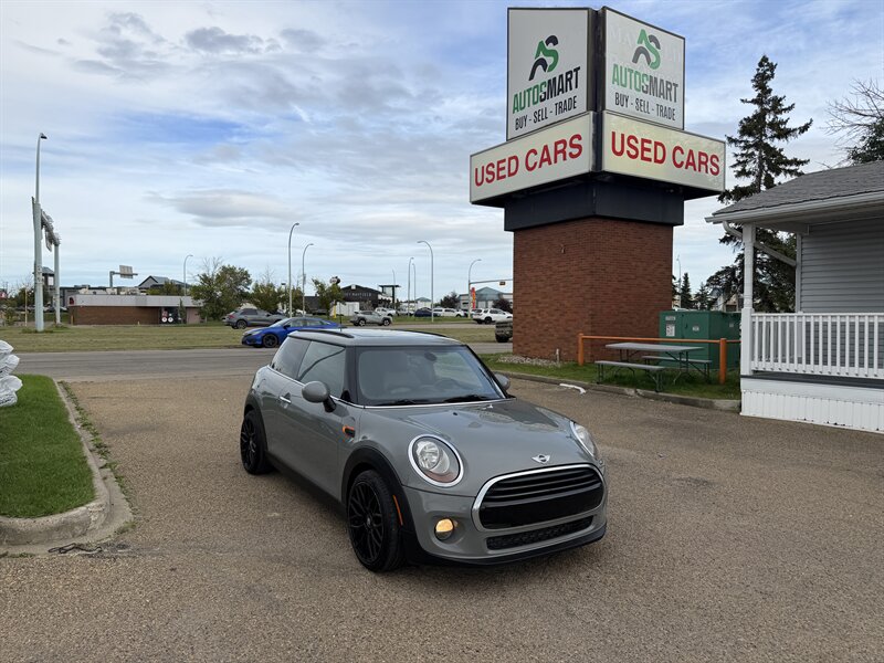 2017 MINI Hardtop 2 Door Cooper  ONE OWNER - Photo 1 - Edmonton, AB T5S 1P8