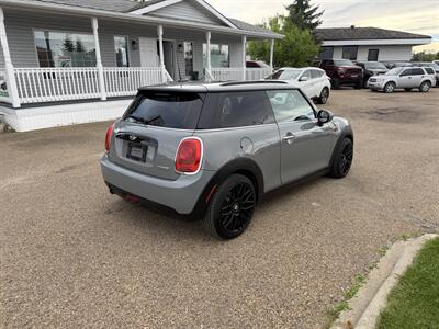 2017 MINI Hardtop 2 Door Cooper  ONE OWNER - Photo 6 - Edmonton, AB T5S 1P8