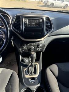 2016 Jeep Cherokee Sport Altitude   - Photo 10 - Edmonton, AB T5L 1A4