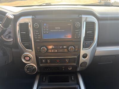 2018 Nissan Titan PRO-4X  NO ACCIDENTS - Photo 11 - Edmonton, AB T5S 1P8