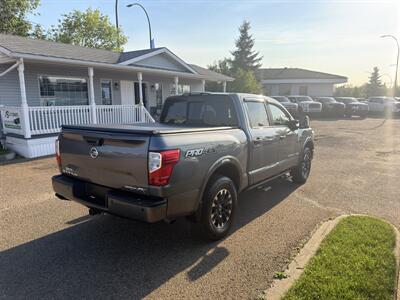 2018 Nissan Titan PRO-4X  NO ACCIDENTS - Photo 6 - Edmonton, AB T5S 1P8