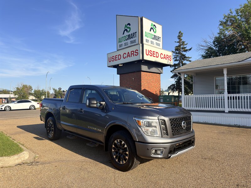 2018 Nissan Titan PRO-4X  NO ACCIDENTS - Photo 1 - Edmonton, AB T5S 1P8