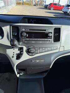 2013 Toyota Sienna SE 8-Passenger   - Photo 13 - Edmonton, AB T5L 1A4