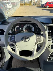 2013 Toyota Sienna SE 8-Passenger   - Photo 14 - Edmonton, AB T5L 1A4