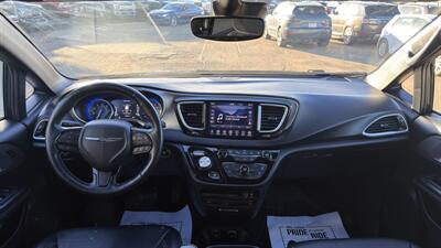 2020 Chrysler Pacifica Launch Edition  ONE OWNER - Photo 13 - Edmonton, AB T5S 1P8