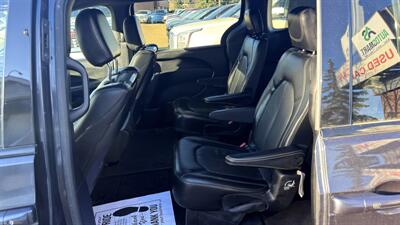 2020 Chrysler Pacifica Launch Edition  ONE OWNER - Photo 9 - Edmonton, AB T5S 1P8